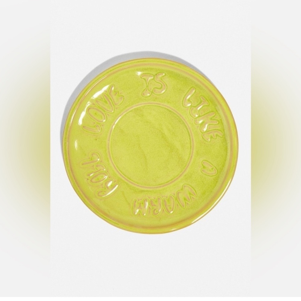 NWT Love Is Like A Warm Roll Yellow Plate